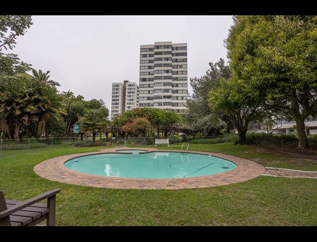0.5 BEDROOM APARTMENT TO LET IN CLAREMONT